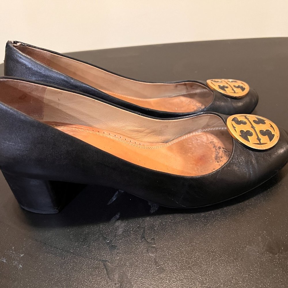 Troy Burch size 10 black heel pumps